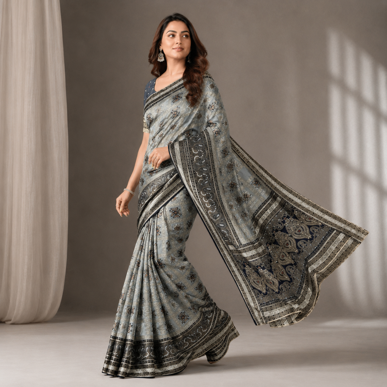 Grey Dola Pure Patola Saree With Blouse – Elegant Wedding And Festive Wear For Women